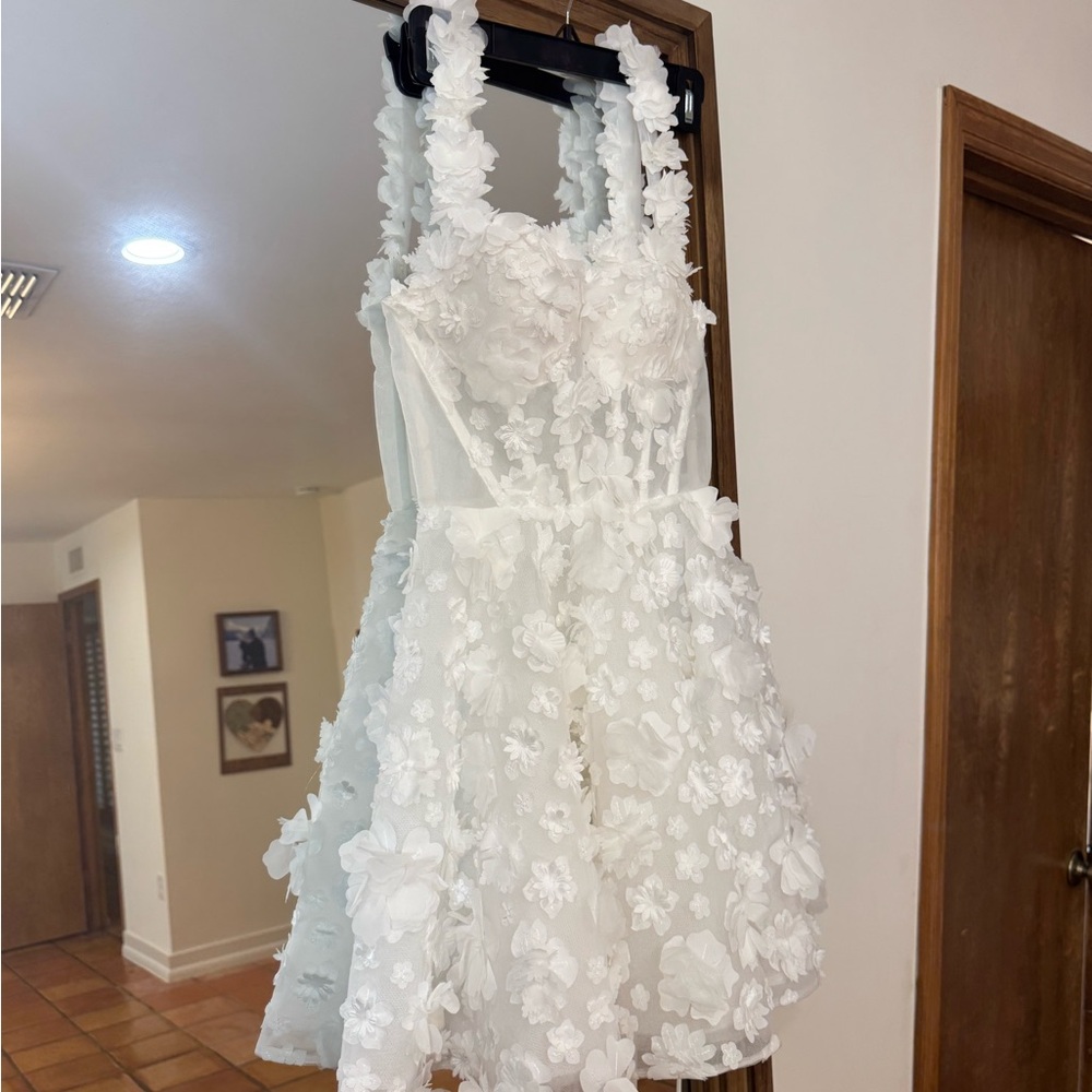 Elegant White Floral Wedding Dress
